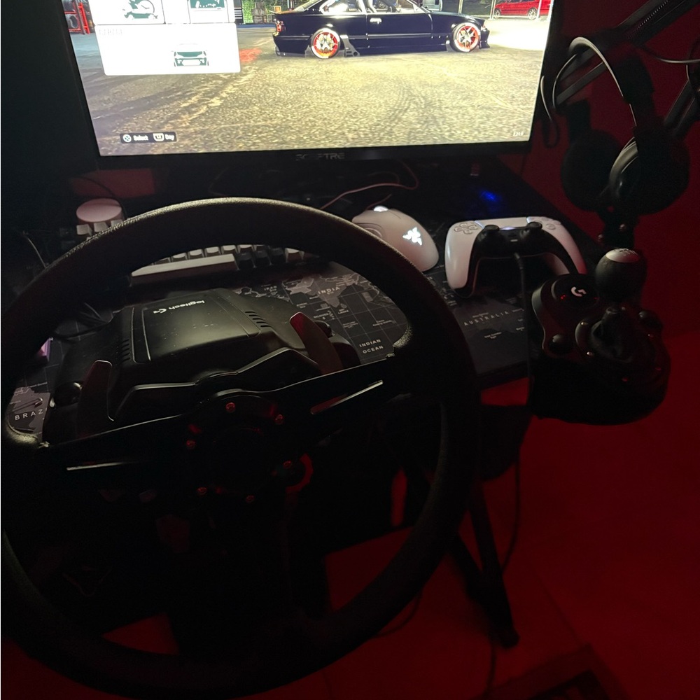 Logitech Racing Wheel and Pedals Set - Picture 2 of 4